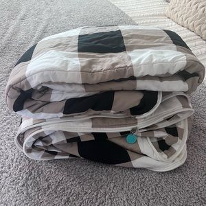 Beddy's Zipper Bedding - Twin Size / Black, White, Grey Buffalo Checked EUC